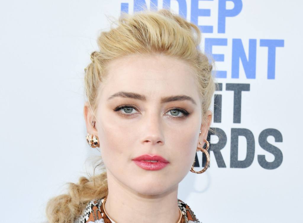 Amber Heard attends the 2020 Film Independent Spirit Awards