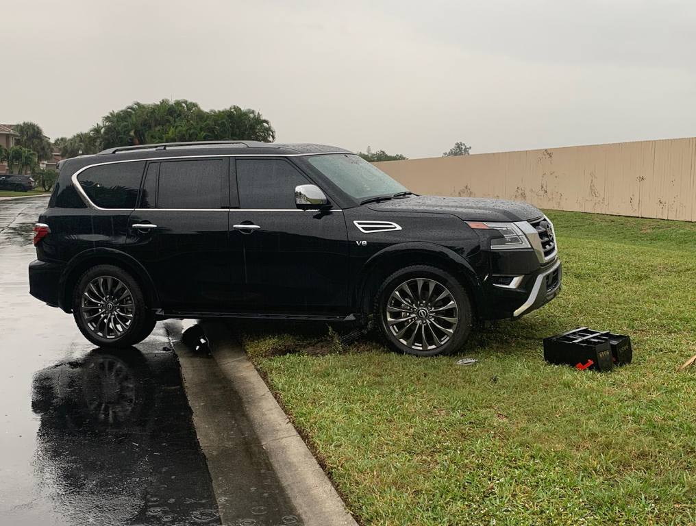 Florida vehicle thefts include this wrecked suv in Estero