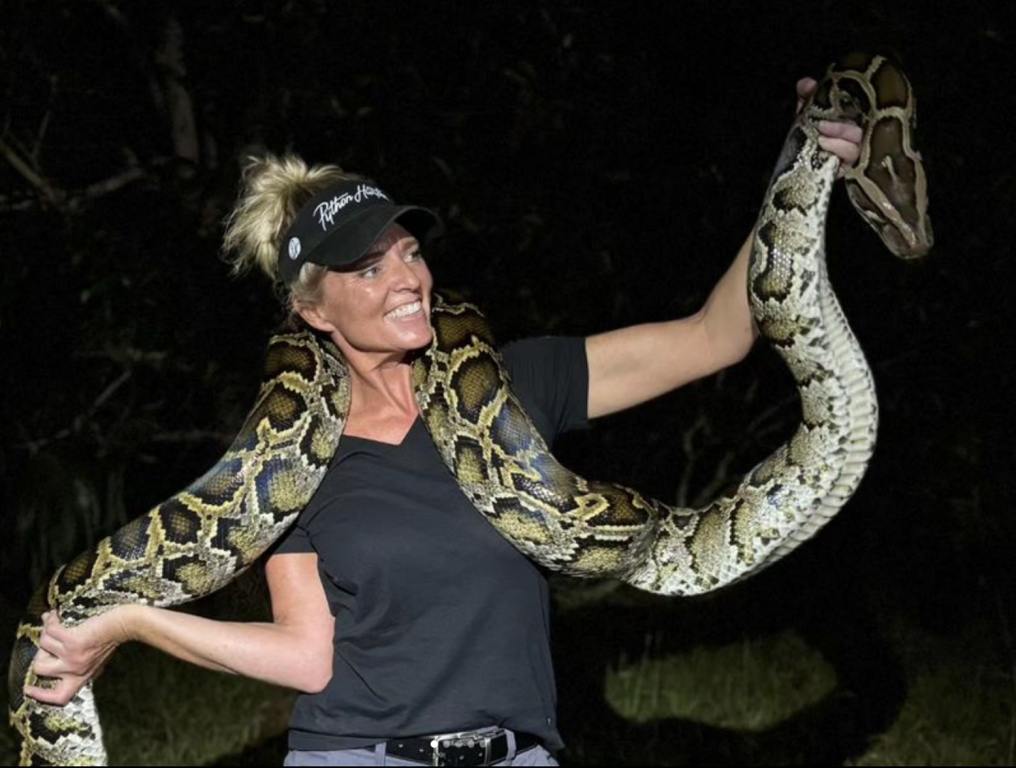 Python Huntress with a big snek