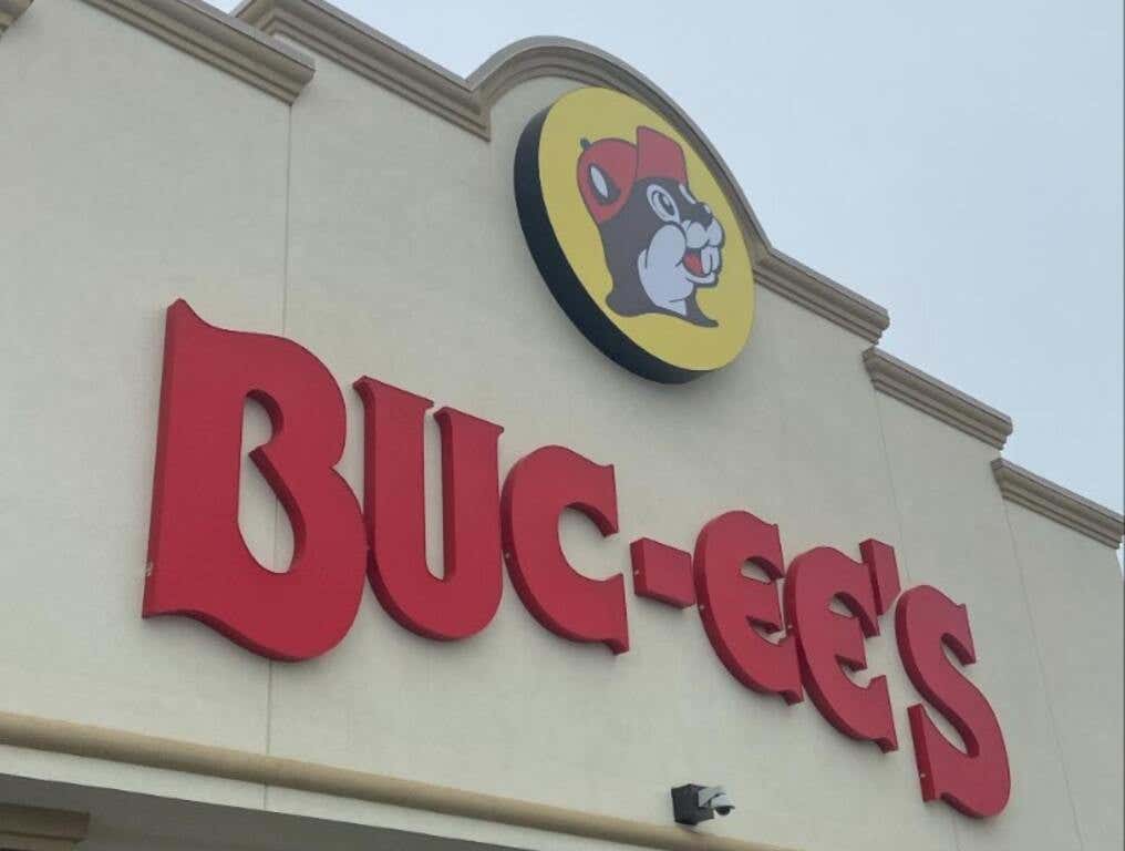 buc-ees gas station