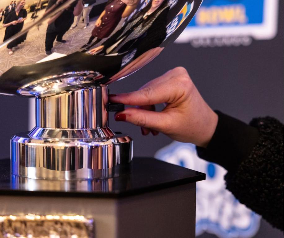 The Pop-Tarts Bowl is making headlines with a groundbreaking trophy that doubles as a working toaster, combining football, fun, and breakfast in one unforgettable package.